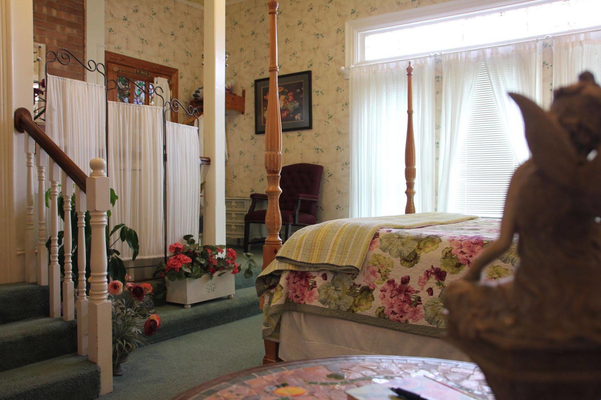 Hines Mansion Bed & Breakfast Provo Bagian luar foto